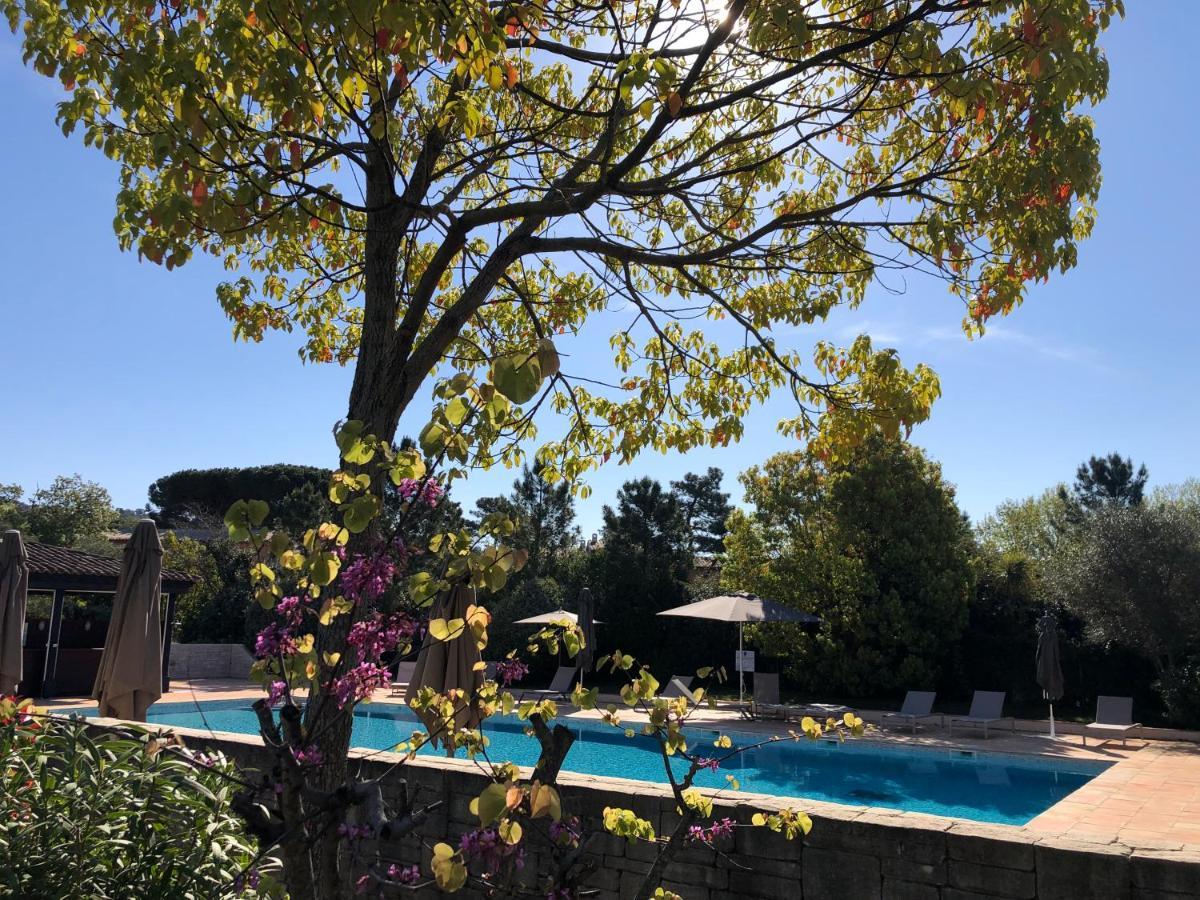 Charmantes Haus Im Golf Club Saint Tropez Exteriér fotografie
