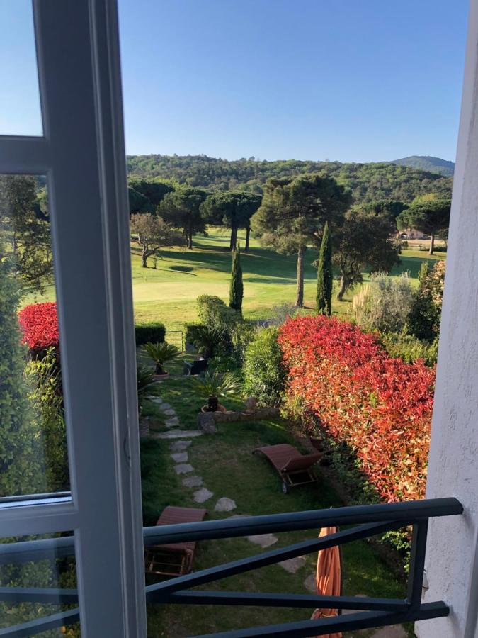 Charmantes Haus Im Golf Club Saint Tropez Exteriér fotografie