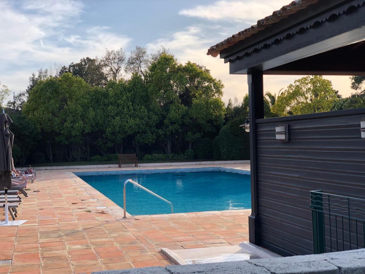 Charmantes Haus Im Golf Club Saint Tropez Exteriér fotografie